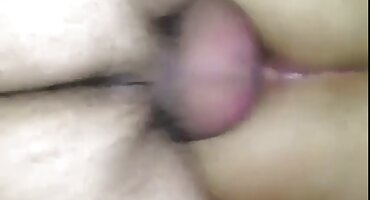 Họ bắt cóc một bouncer hộp đêm trong vlxx hd một chiếc xe cút kít bị đánh cắp và quan hệ tình dục.