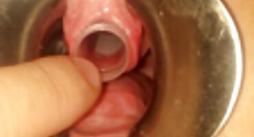 Anh ta dùng tay đá vào sự phim sex hàn cương cứng.