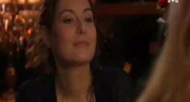 Roose laksheri ngồi với tư thế phim sẽ x giật mình & # 34; cowgirl đảo ngược