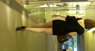 Aila Donovan muốn kiêm và sex mẹ kế xoa âm hộ của cô.