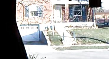 Anh chàng da trắng liếm âm hộ tình nhân da đen và fucks phjm set với chồng.