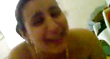 Brunette ba lan phimsexvip gắn anh chàng quả bóng sâu.