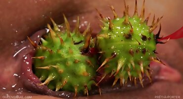 Đen vòi nước gái xinh nứng lồn trong trắng đít Madd Madd