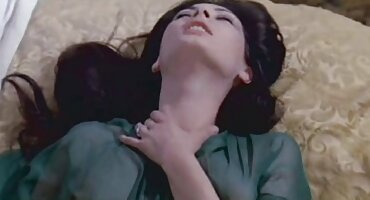 Belleniko stretches cô ấy dildo phim s Đến Mofos.