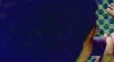 Avi tình Yêu Lây lan chân của sex sub mình ở phía trước của stepdad.