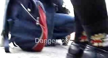 Cô bé đang phim sex to bú cặc như một món quà.