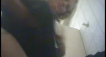 Mae Milano, cho chìa khóa xe, đồng ý quan hệ tình phim sec hoat hinh dục.