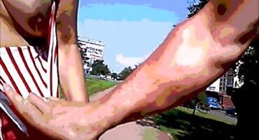 J Một Ta Ta TaLor thích Cunnilingus từ một cô gái đồng sex hoang thuy linh tính nữ.