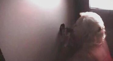 Hói người đàn ông sắp xếp nhóm tình dục. sex lên đỉnh