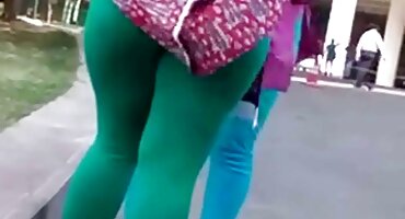 Cắt từ một cái xẻng đụ Âm hộ Của Olivia. sex javhd