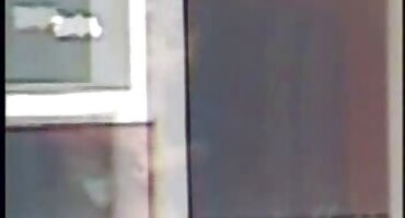 Người phụ nữ gầy liếm vòi nước cho đến khi nó phát sex áo dài sáng và kích thích nó.