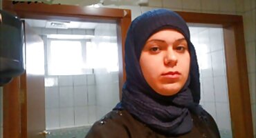 Cô ấy hút vòi nước của một người đàn ông. sieusex