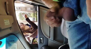 Cô gái xnxx vlxx tóc vàng xảo quyệt yêu những người đàn ông muốn mang thai từ cô ấy.