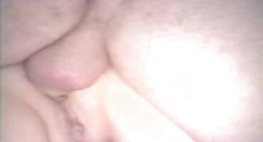 Busty lil lava rửa âm hộ của cô trong phòng tắm, hút vòi nước và được sex khiêu dâm fucked.