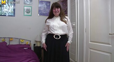 Carmela ly hợp quan hệ tình dục với nhân viên mát-xa có vòi phimsexsub nước lên đến đầu gối của cô.