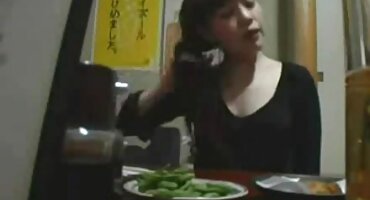 Katie xemphimsex Kush thắp sáng với chồng trong studio.