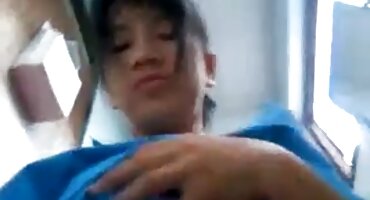 Người nga đồng ý làm tình với một người bạn. sex nữ sinh