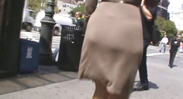 Le LunaI Luna kéo quả bóng của bạn bè của con trai mình trong khi chết phim sex tu quay tiệt.