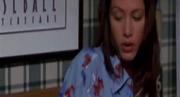 Nó được quay trên một dàn diễn viên phim zes với một nữ diễn viên khiêu dâm đã chết.