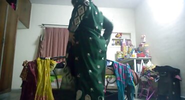 Một người đàn ông phim séc fucks một cô gái tốt.