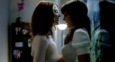 Hình xăm xex gay nghệ sĩ có Adria và cums bên trong.