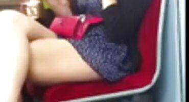 Đồng tính nữ phim sex gia đình đang tiệc tùng. Chơi với máy rung.