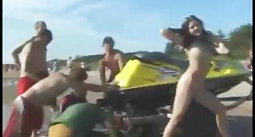 Các cô gái có một vòi hoa sen và đã sẵn phim sex game show sàng để fuck.