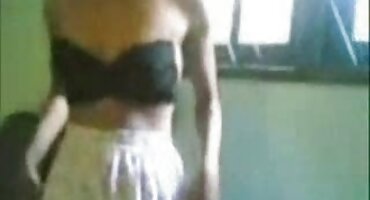 Tìm phim sex xnxx kiếm lời thú nhận từ cô gái thông qua quan hệ tình dục.