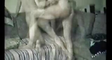 Avi tình yêu hút vòi nước và nhìn vào mắt. xxx cô giáo