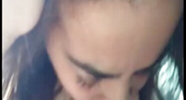 Brunette quyến rũ bạn sextop cùng phòng cho quan hệ tình dục đam mê.