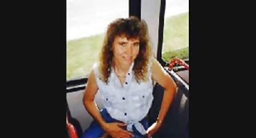 Anh ta có quan hệ tình dục giữa các chủng tộc với một người phim sx bạn gái da đen.