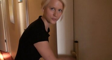 Fuck Lola Ta TaLor: phim sec ko che đặt ung thư và fucks từ phía sau.