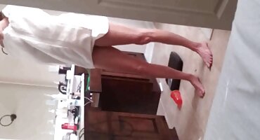 Guy cumshot trên âm hộ lông của cô gái yêu thích sexnhat của mình vào một ngày.