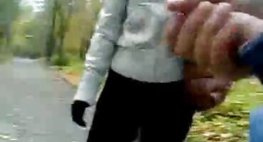 Người đàn ông chết sex hay tiệt đen stepmom trên giường.