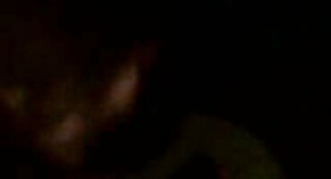 Brunette shoves phim sex lon luan máy rung trong âm hộ của cô.