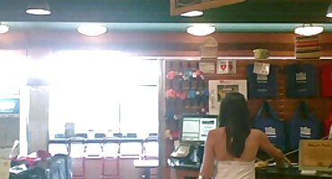 Cô gái được trao cho sex lồn hồng sức mạnh của Negritos và họ đụ cô.