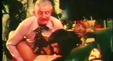 Al Kent sia kent được fucked bởi một chàng trai da đen nam nhi trong ass cho một cơ hội để liếm âm hộ mịn phim ses màng của cô.