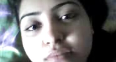 Bà ngăm đen vui vẻ clip sex nu sinh với đàn ông.