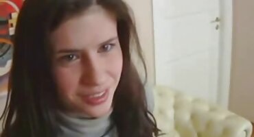 Rên rỉ từ phim3x một vòi nước lớn.